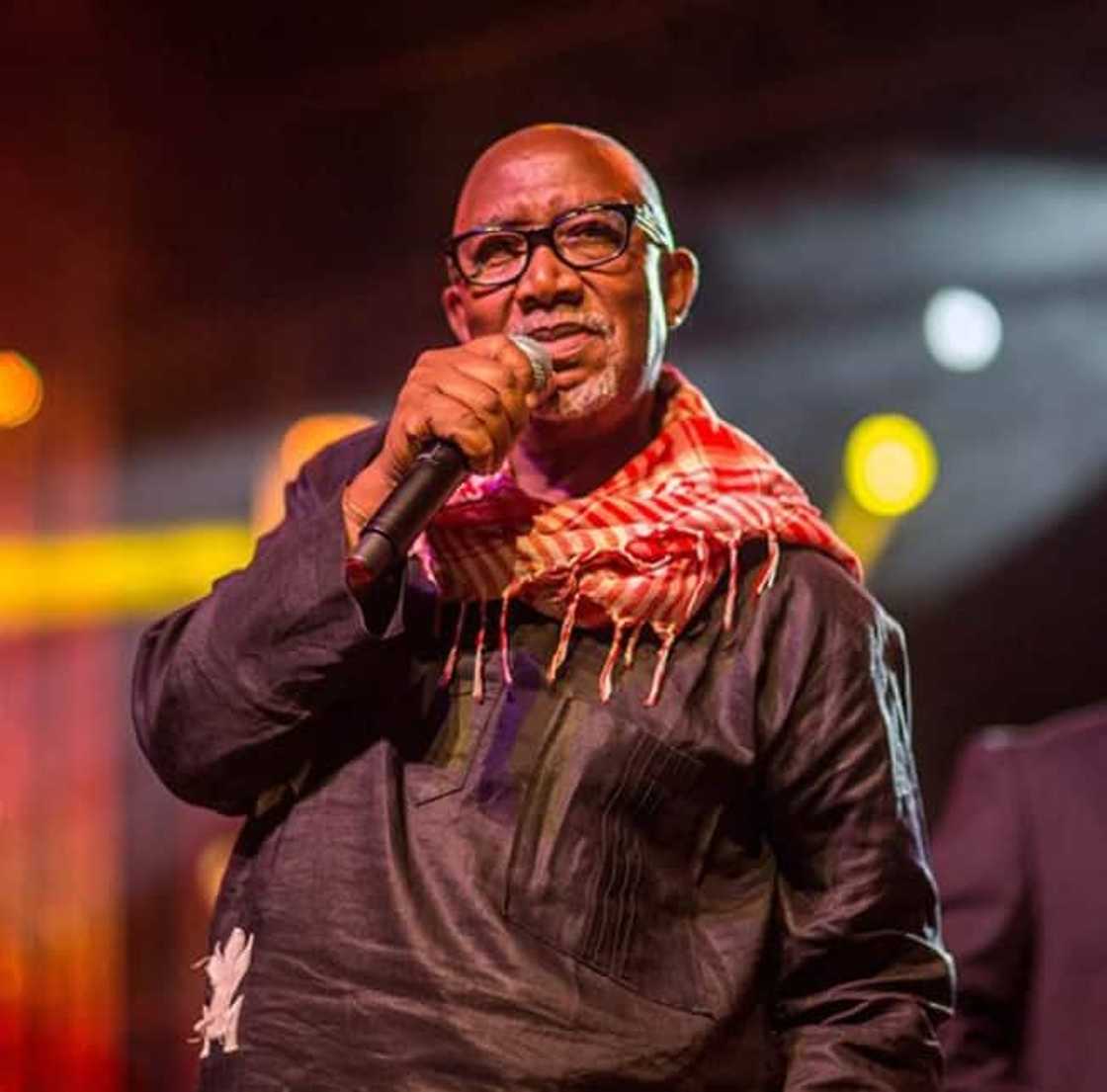 Sipho Hotstix Mabuse bio Sipho Hotstix Mabuse bio