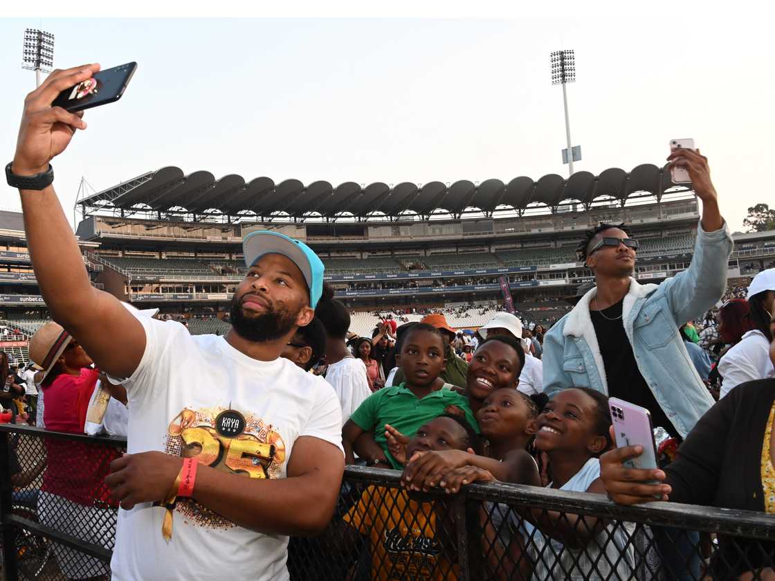 Netizens reacted to what Sizwe Dhlomo had to say about Mlindo's picture