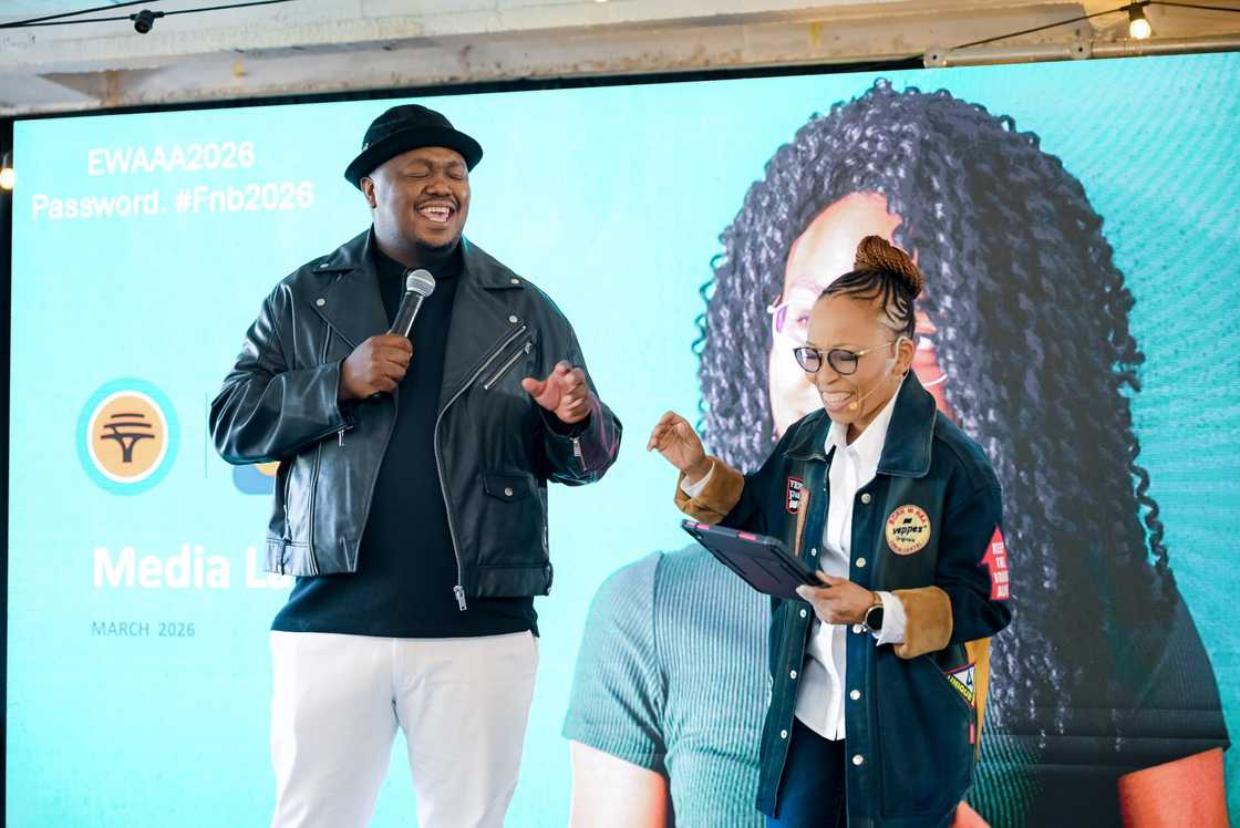 Event MCs at the FNB e-Wallet Media Experience – Skhumbuzo “Skhumba” Hlophe (left) and Seipati Twasa Seoke (right) kept guests engaged throughout the event. Event MCs at the FNB e-Wallet Media Experience – Skhumbuzo “Skhumba” Hlophe (left) and Seipati Twasa Seoke (right) kept guests engaged throughout the event.