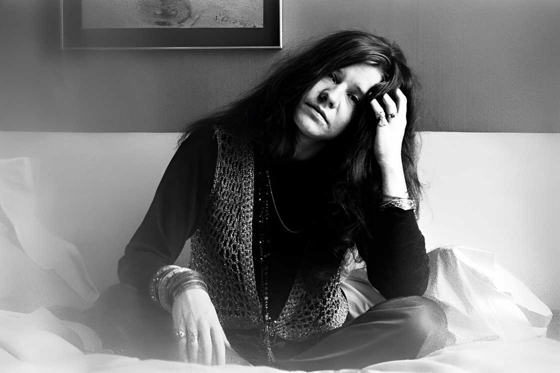 Janis Joplin posing for the camera Janis Joplin posing for the camera