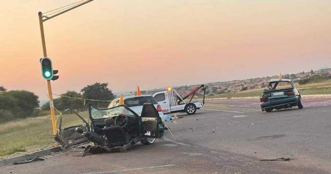 Car, accident, reactions, social media Car, accident, reactions, social media