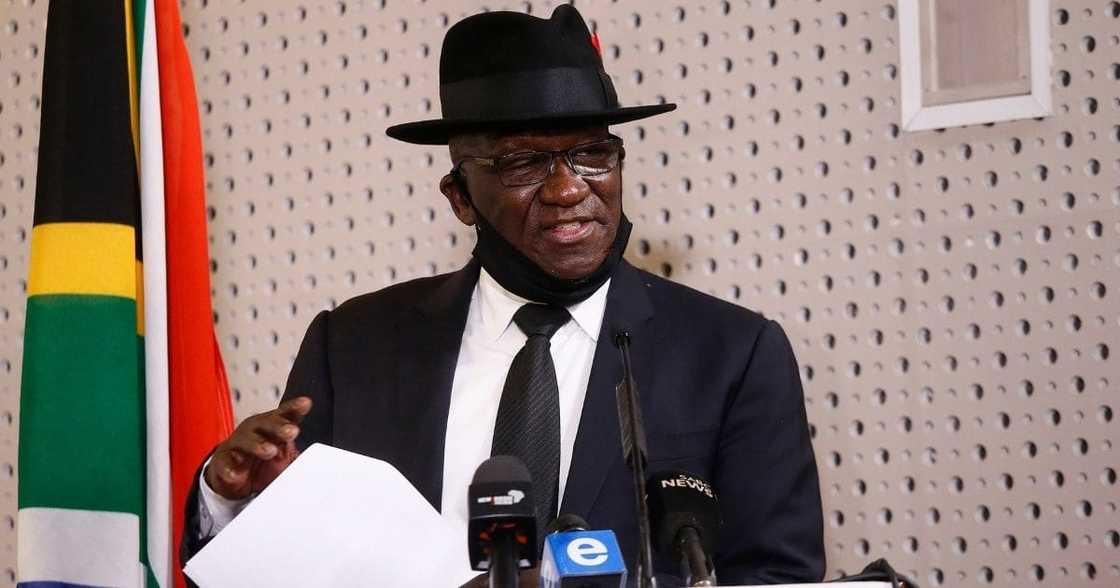 Bheki Cele, Police, insurrection, Gauteng, KwaZulu-Natal, solving case