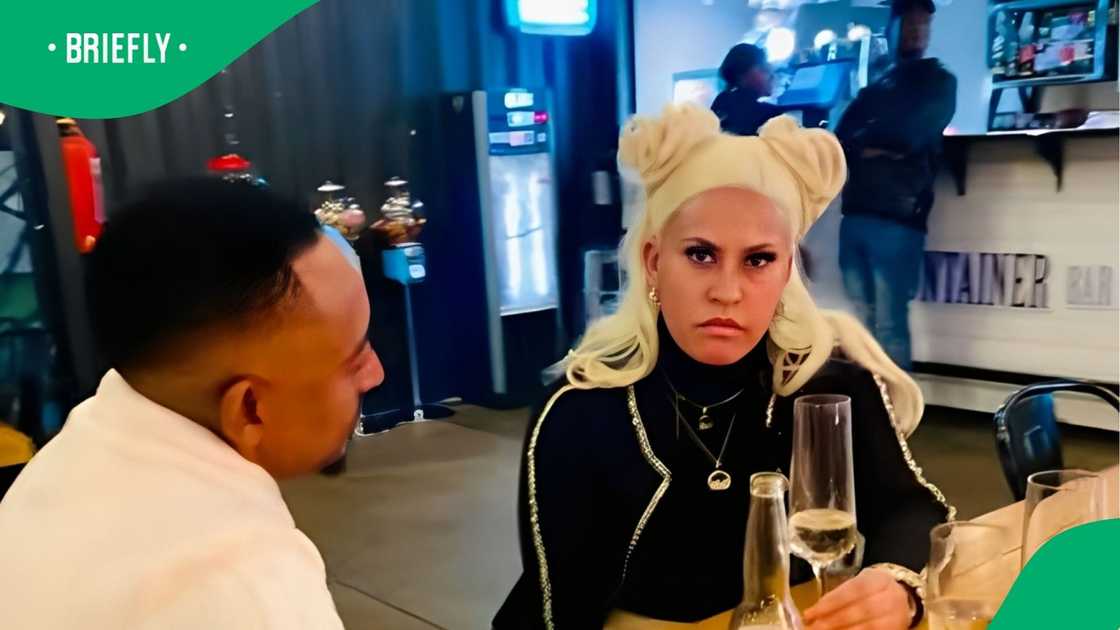Woman convinced bystander she's rejecting proposal Woman convinced bystander she's rejecting proposal
