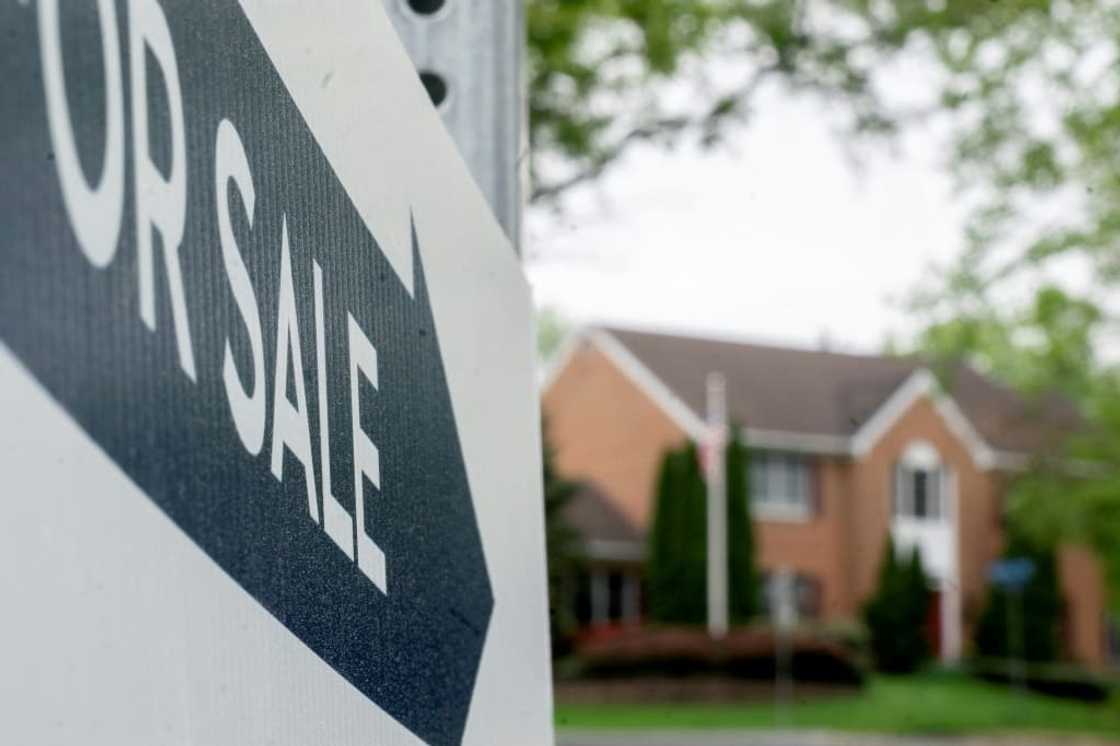 US existing home sales dipped for a 10th straight month in November as mortgage rates spiked US existing home sales dipped for a 10th straight month in November as mortgage rates spiked