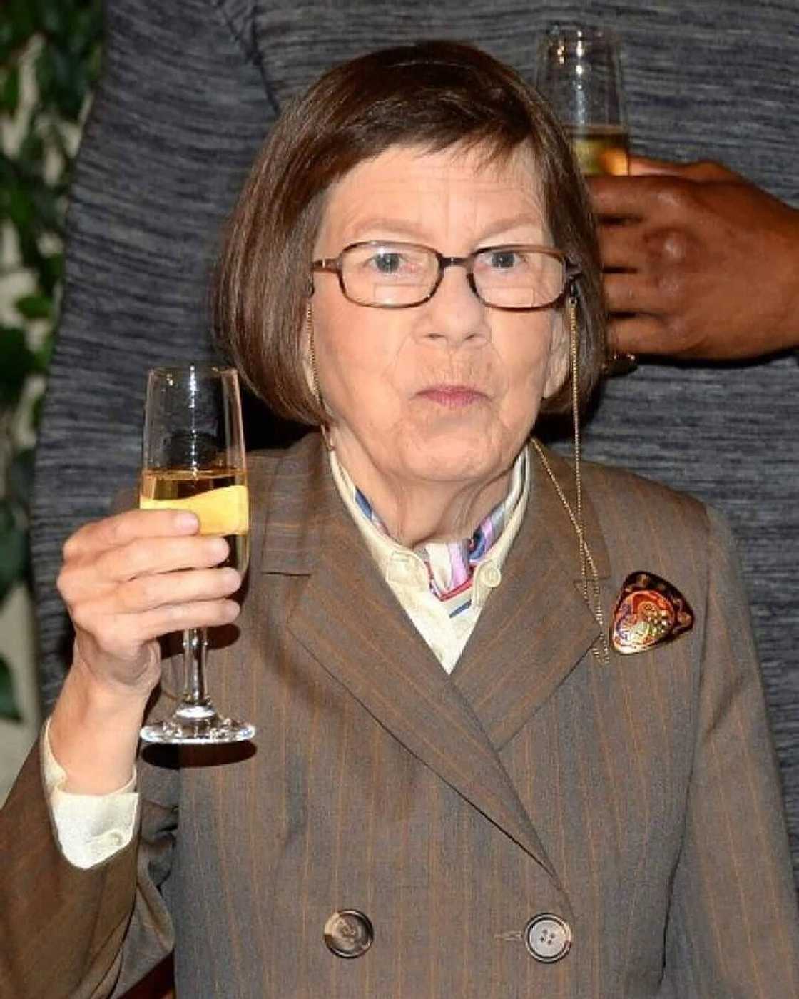 Linda Hunt's wife Karen Kline