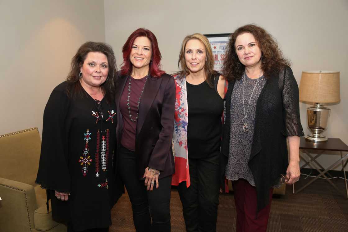 Johnny Cash's daughters, Kathy, Rosanne, Cindy and Tara