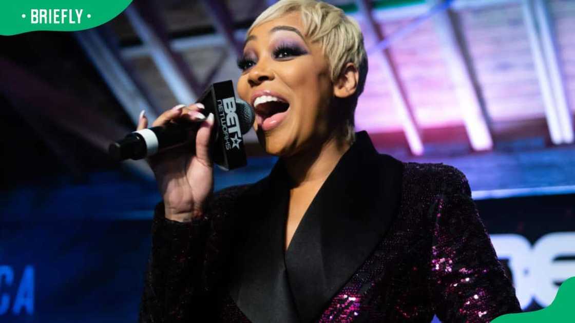How old is Monica Arnold? How old is Monica Arnold?