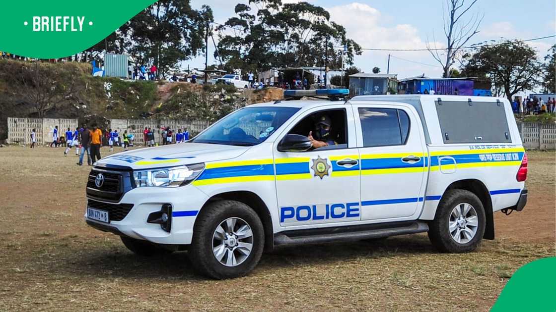 Men claiming to be police officers robbed three women Men claiming to be police officers robbed three women