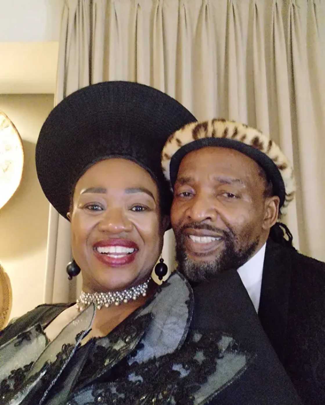 Ihhashi Elimhlophe and wife have been together for 40 years. Ihhashi Elimhlophe and wife have been together for 40 years.