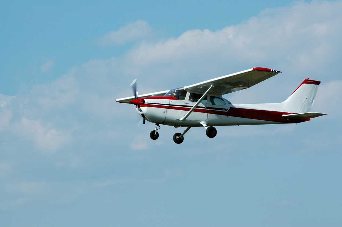 South Africans were in awe that the lady flew a plane South Africans were in awe that the lady flew a plane