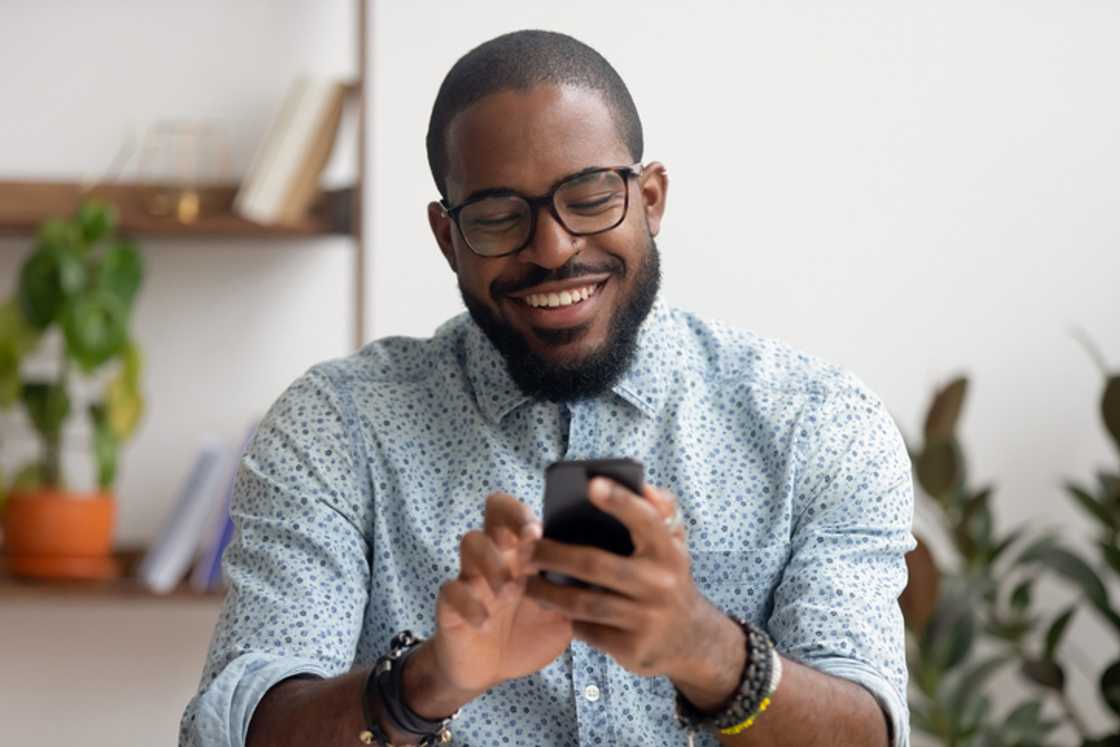 Mzansi was in laughter as they cracked jokes over a man with a Porsche who ran out of petrol in a video. Mzansi was in laughter as they cracked jokes over a man with a Porsche who ran out of petrol in a video.