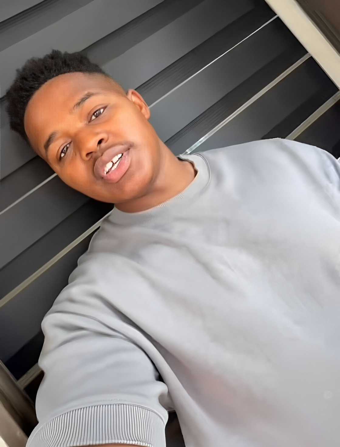 A young teacher flexed his apartment, which impressed South Africans. A young teacher flexed his apartment, which impressed South Africans.