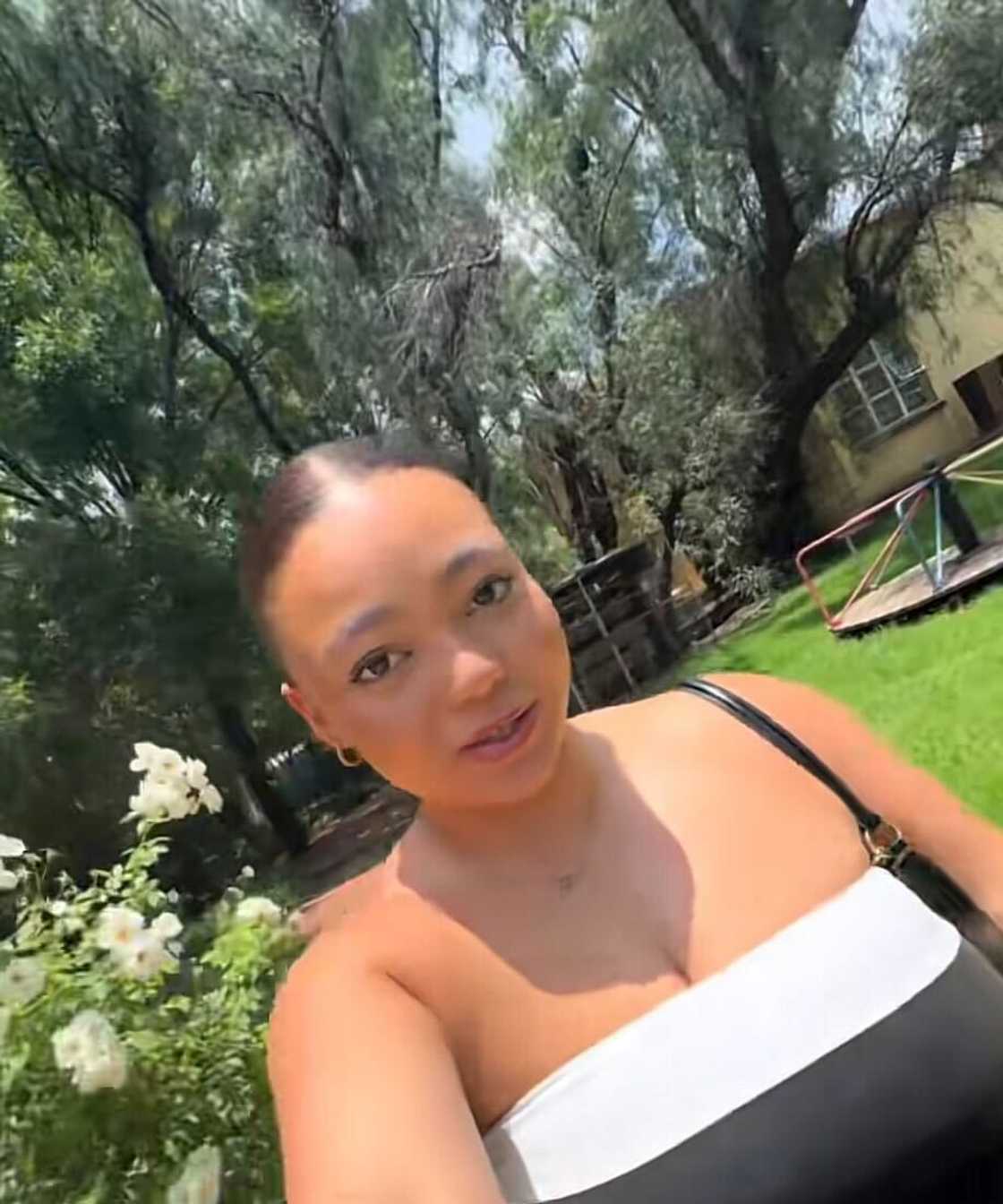 A woman shared her heartwarming family reunion with her loved ones after six years. A woman shared her heartwarming family reunion with her loved ones after six years.