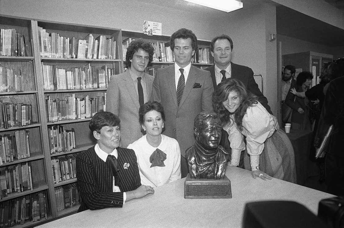 John Wayne's children, Ethan, Patrick and Michael Melinda Munoz, Toni La Cava and Marisa. John Wayne's children, Ethan, Patrick and Michael Melinda Munoz, Toni La Cava and Marisa.