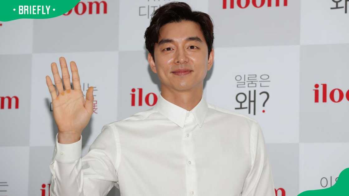 Gong Yoo at the 2018 photocall for iloom in Goyang, South Korea Gong Yoo at the 2018 photocall for iloom in Goyang, South Korea