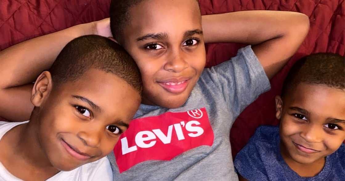 Mom Shares Adorable Clip of Big Brother Calming Little Brother Down Mom Shares Adorable Clip of Big Brother Calming Little Brother Down