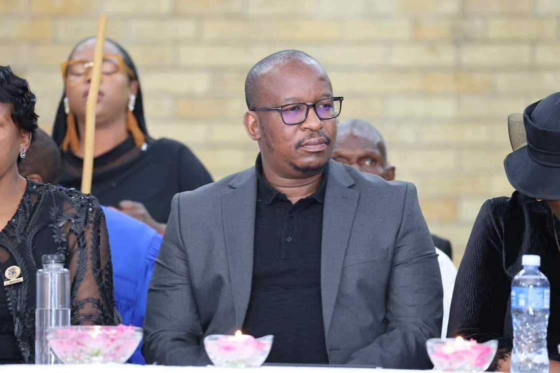 Gauteng MEC of Education Matome Chiloane deployed a team to investigate Glenvista High School Gauteng MEC of Education Matome Chiloane deployed a team to investigate Glenvista High School