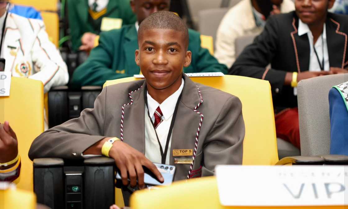 Top Gauteng matriculant celebrated at Zimele Secondary School