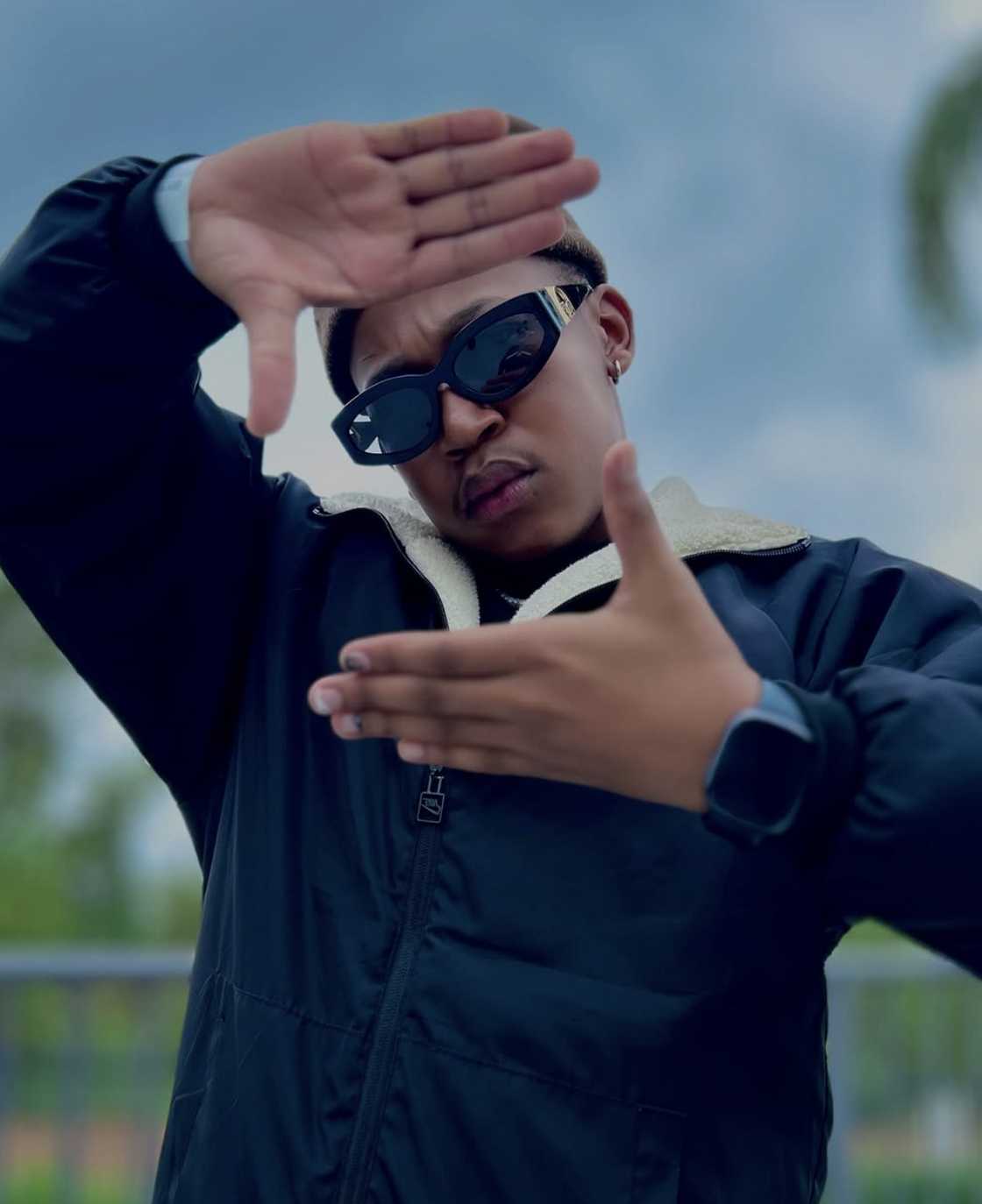 Lebohang Lephatsoana was awarded at the Briefly News Entertainment Award