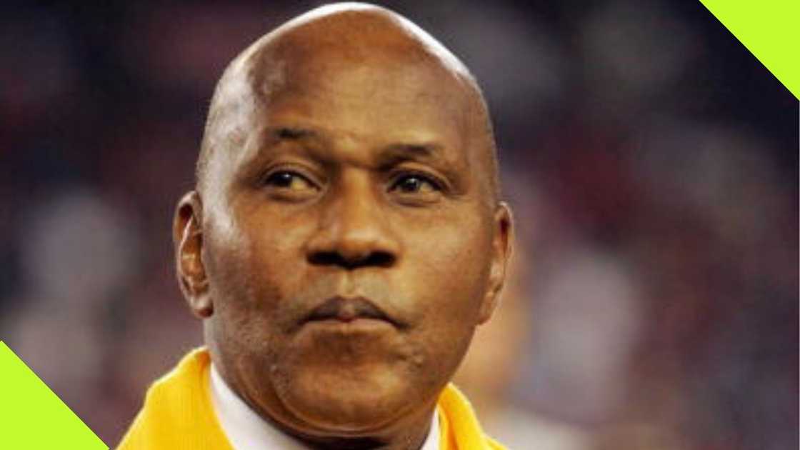 Kaizer Motaung gets huge sum of money as birthday gift from Irvin Khoza.