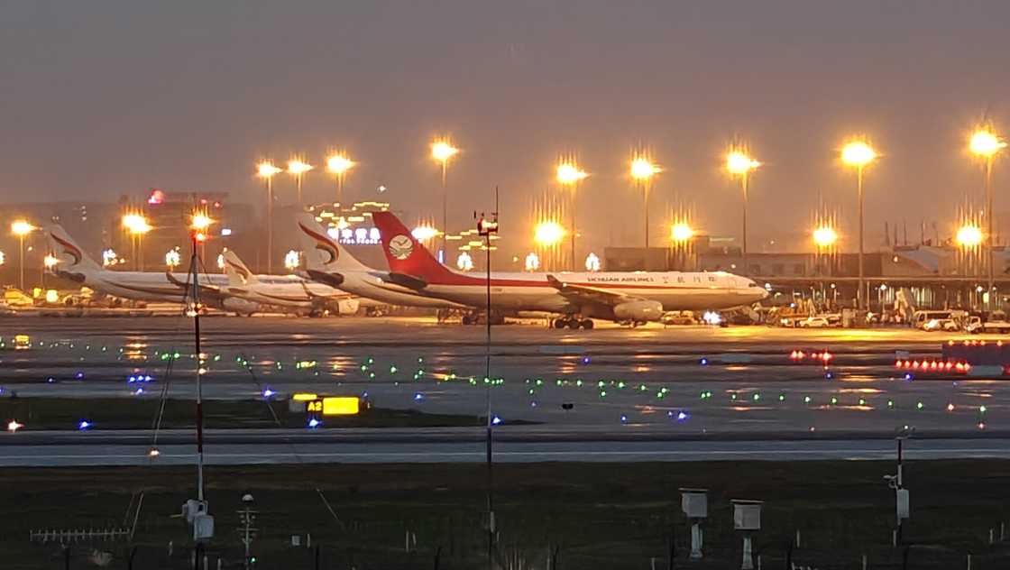 Sichuan Airline's overnight air travel Sichuan Airline's overnight air travel