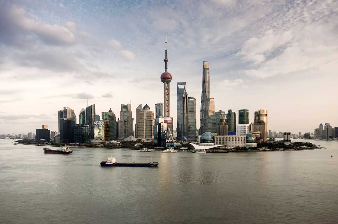 Which African country has the tallest building? Which African country has the tallest building?