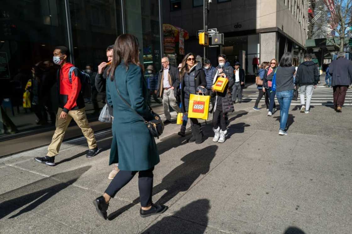 Strong US retail sales added to hopes the world's biggest economy can avoid recession