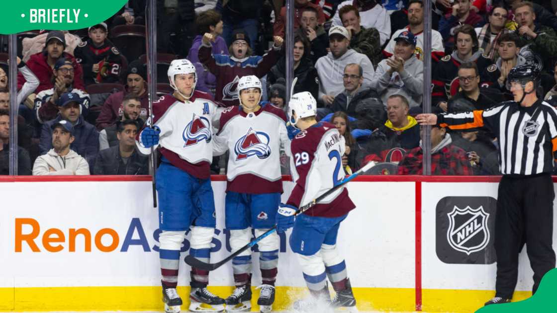 Offsides in hockey explained Offsides in hockey explained
