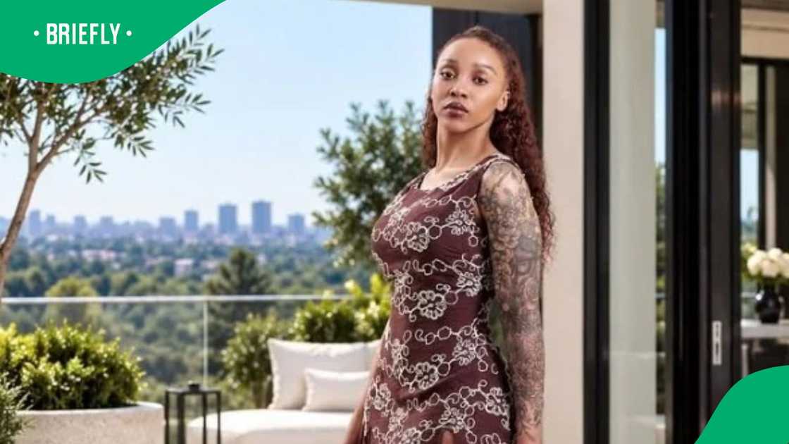 Sbahle Mpisane gets prophecy from pastor Sbahle Mpisane gets prophecy from pastor