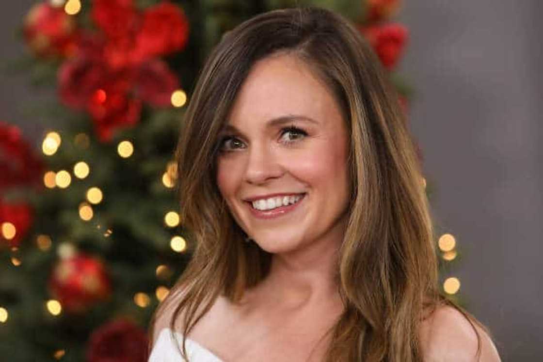 hallmark female actresses hallmark female actresses