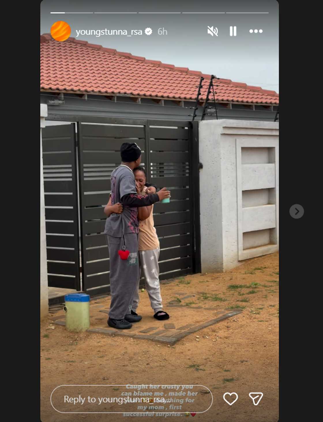 Stunna surprised his mom with a car.