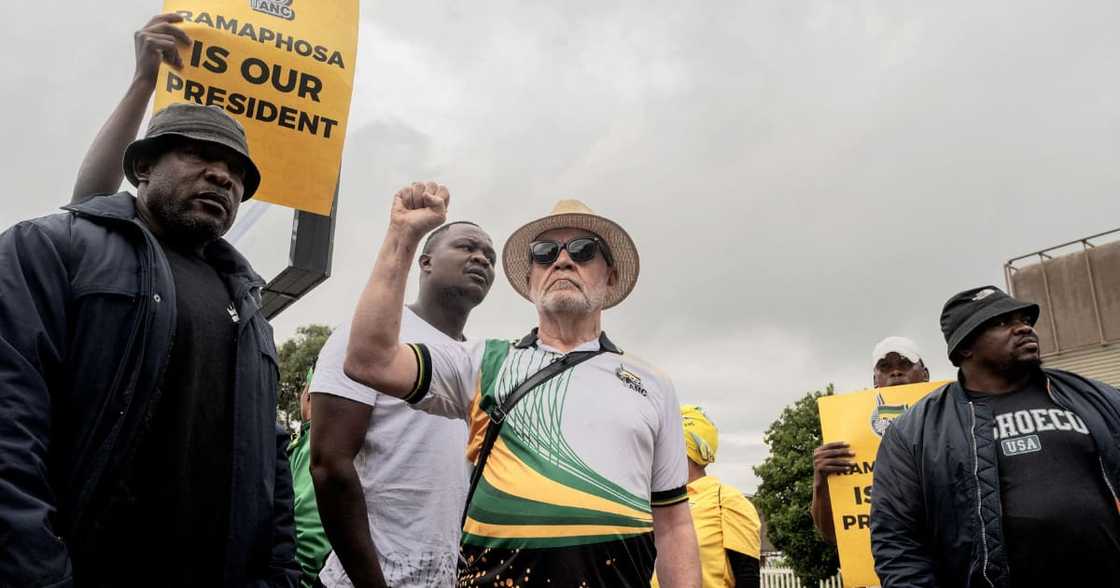 Carl Niehaus accuses Ramaphosa of sending people to attack him Carl Niehaus accuses Ramaphosa of sending people to attack him