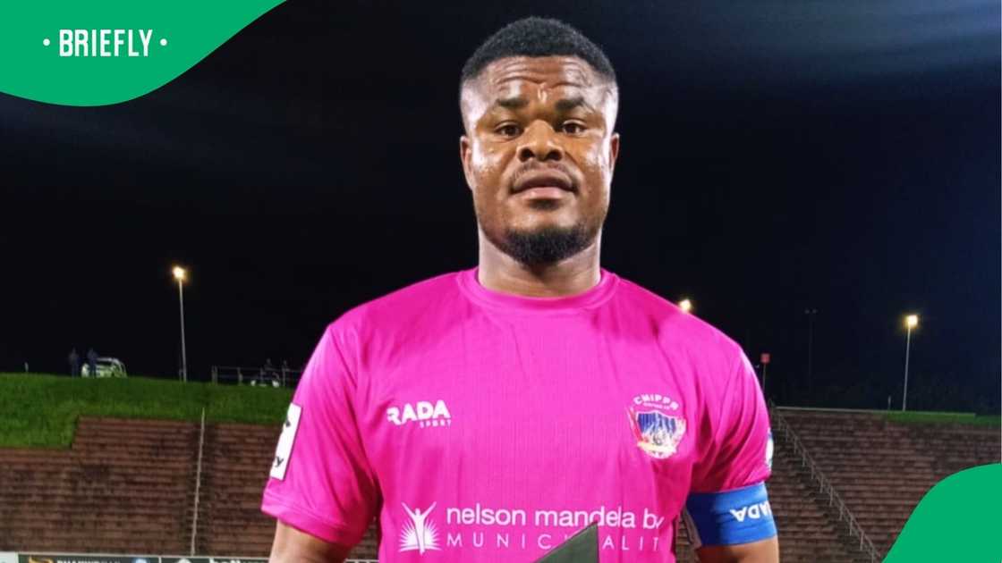 Kaizer Chiefs advised to sign Nigerian star Stanley Nwabali this summer. Kaizer Chiefs advised to sign Nigerian star Stanley Nwabali this summer.