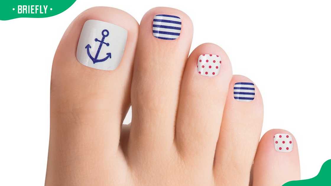 Nautical nails Nautical nails