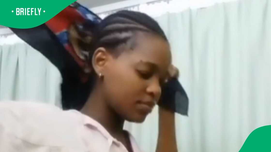 Pregnant woman shows experience giving birth Pregnant woman shows experience giving birth