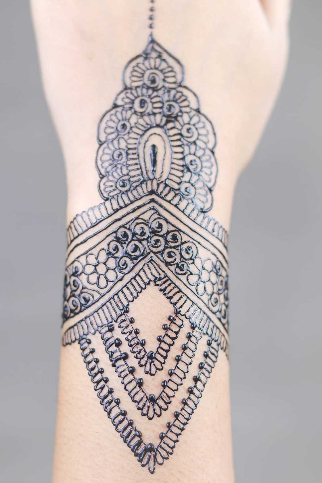 mehndi designs