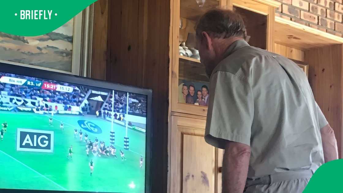 Man watching Springboks vs New Zealand loses it Man watching Springboks vs New Zealand loses it