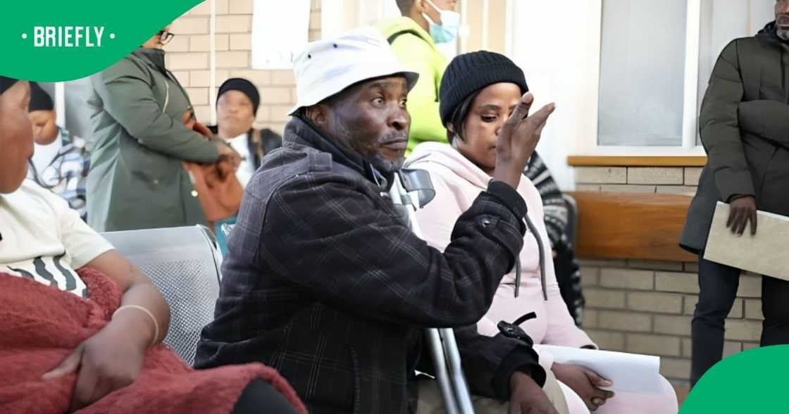 Helen Joseph Hospital patients forced to sleep on chairs, cold floor Helen Joseph Hospital patients forced to sleep on chairs, cold floor