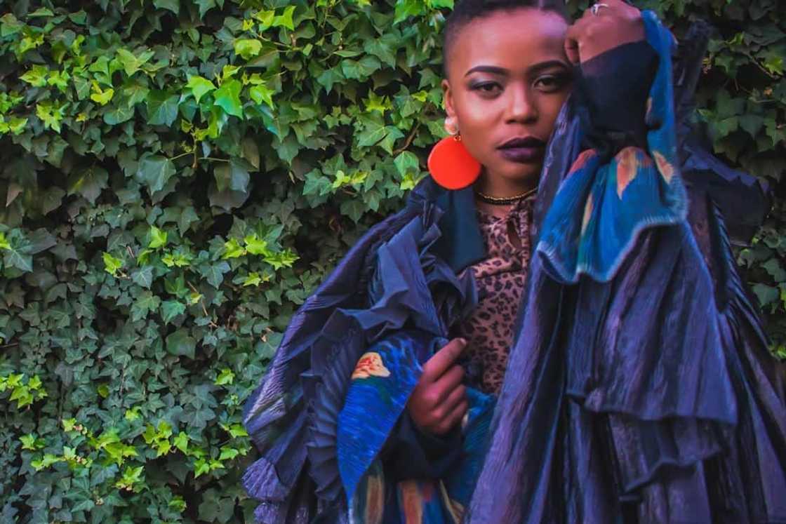Thishiwe Ziqubu biography: age, ex-husband, husband, education, awards, movies and Instagram Thishiwe Ziqubu biography: age, ex-husband, husband, education, awards, movies and Instagram