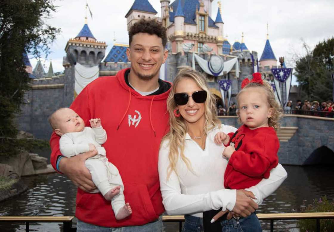 who are patrick mahomes's parents?