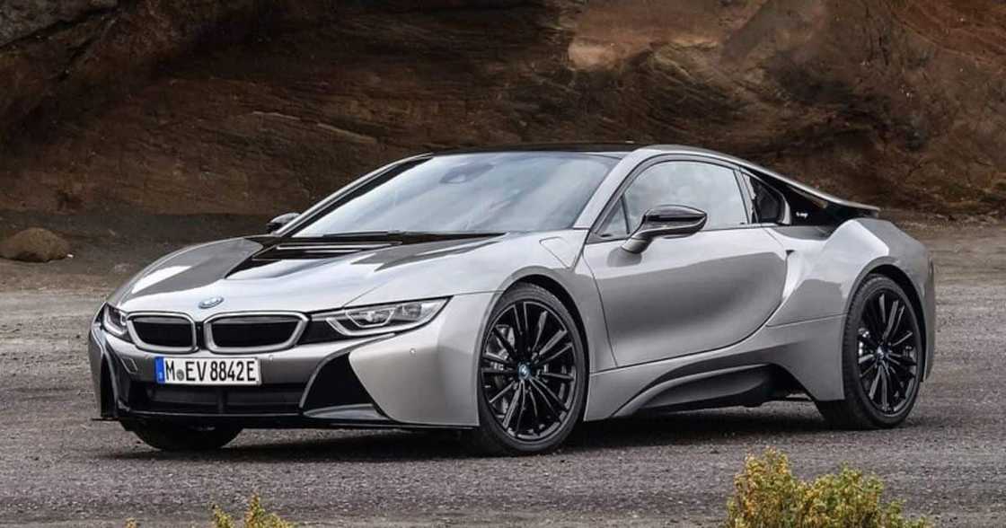 BMW i8, Rolls Royce Ghost, Tesla Roadster Oscar Winner Will Smith’s Awesome List of His Cool Whips Revealed BMW i8, Rolls Royce Ghost, Tesla Roadster Oscar Winner Will Smith’s Awesome List of His Cool Whips Revealed