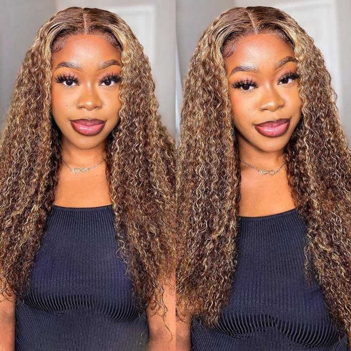 Voluminous curly invisible braids