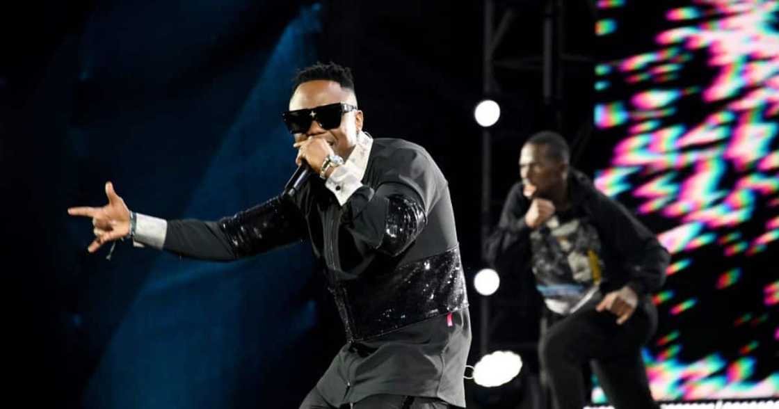 DJ Tira performing at the Metro FM awards