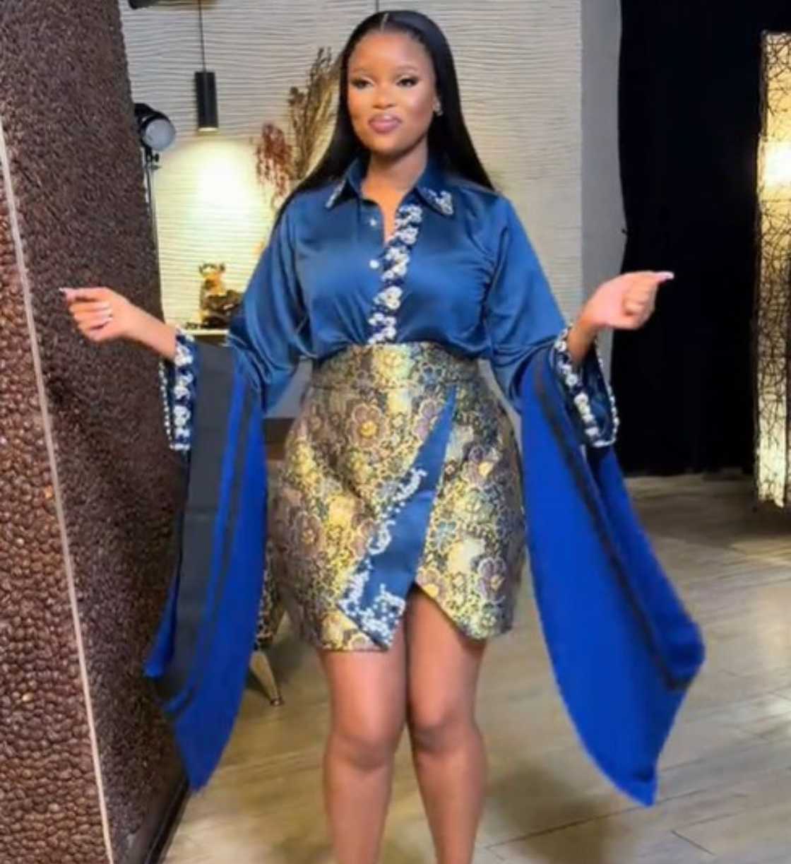 South Africans discuss cost of graduation outfit
