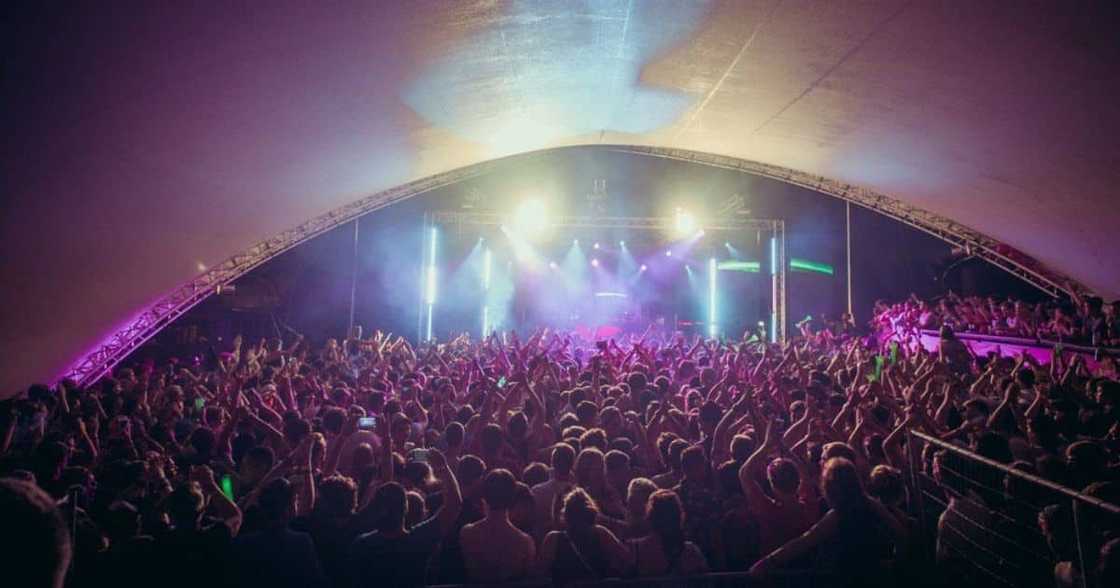 Plett Rage, Ballito Rage, cancelled, matric, post-exam party, Covid-19, Omicron, vaccionation, risk, cluster outbreaks, superspreader events Plett Rage, Ballito Rage, cancelled, matric, post-exam party, Covid-19, Omicron, vaccionation, risk, cluster outbreaks, superspreader events