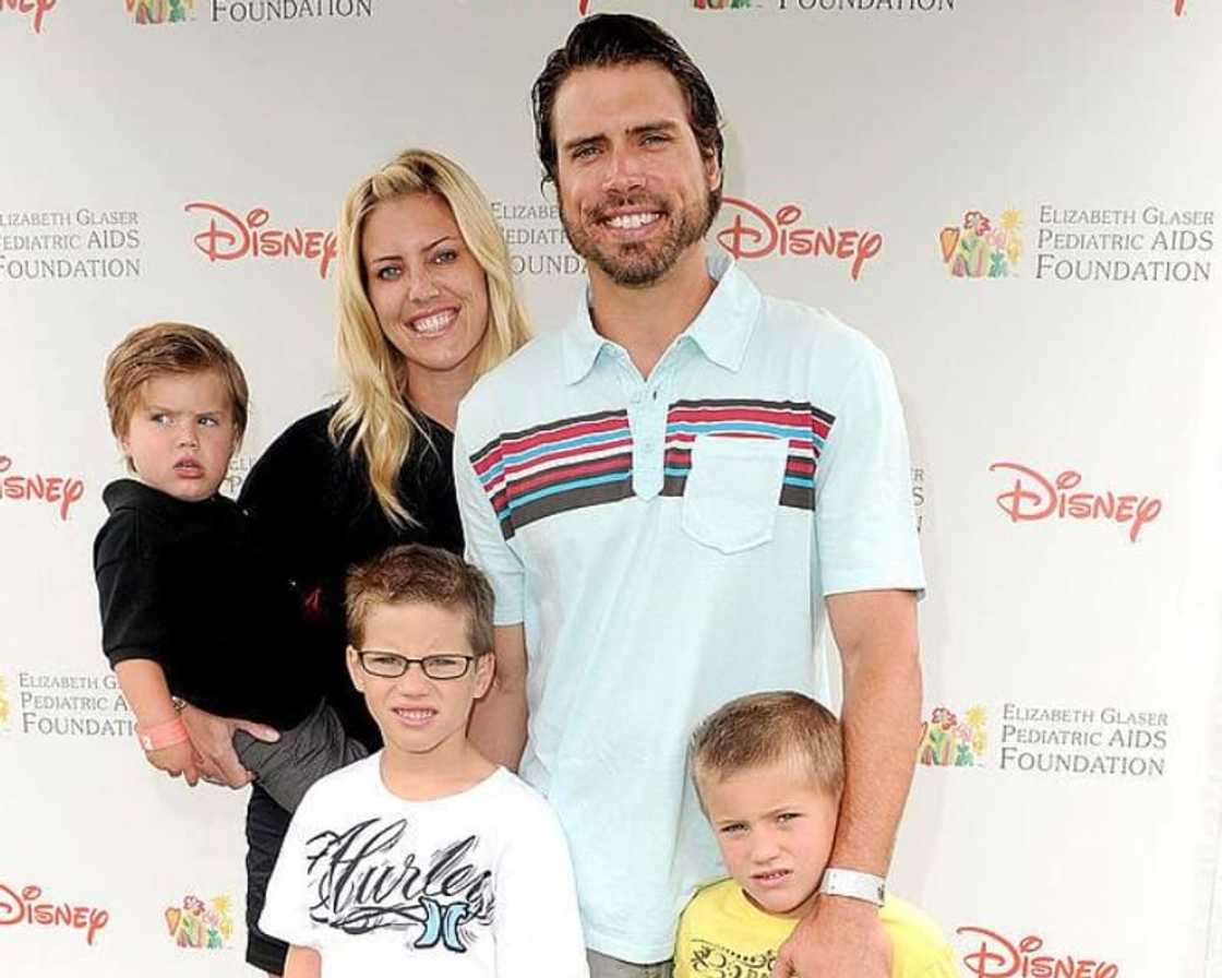 Who is Josh Morrow married to? Who is Josh Morrow married to?