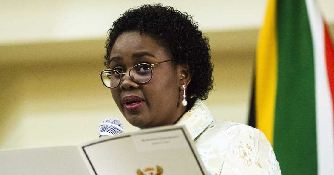 Mmamoloko Kubayi-Ngubane, people over 40, consider Covid-19 vaccine Mmamoloko Kubayi-Ngubane, people over 40, consider Covid-19 vaccine