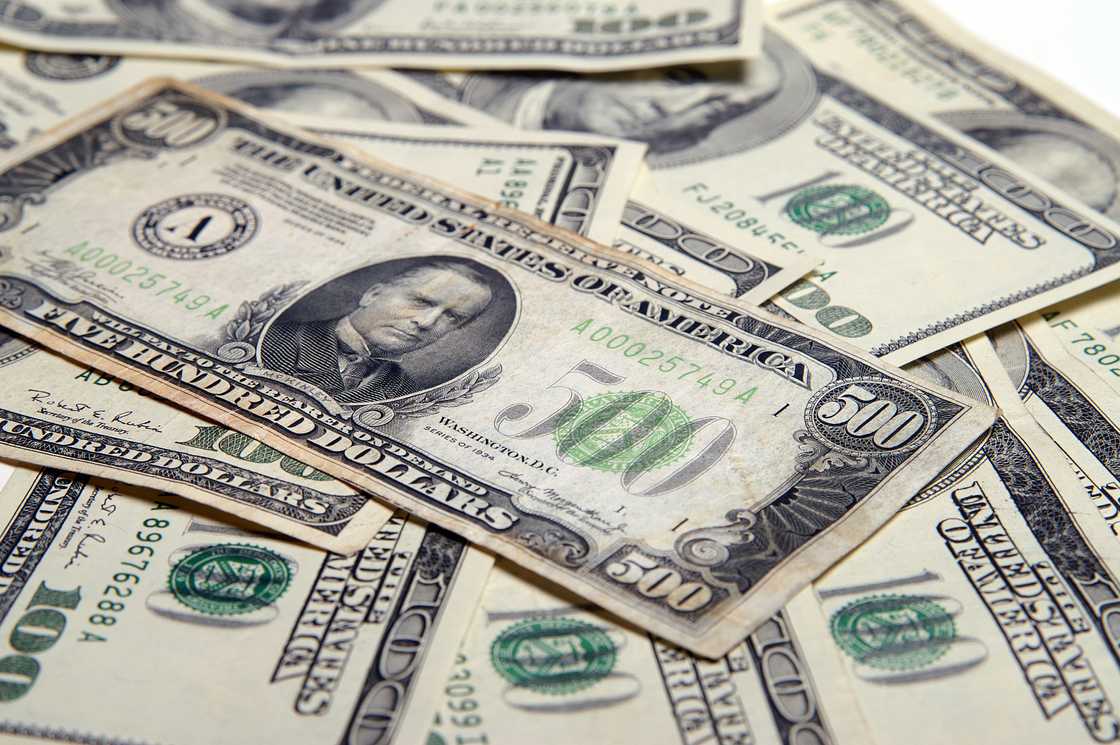 Five-hundred-dollar bill. Five-hundred-dollar bill.