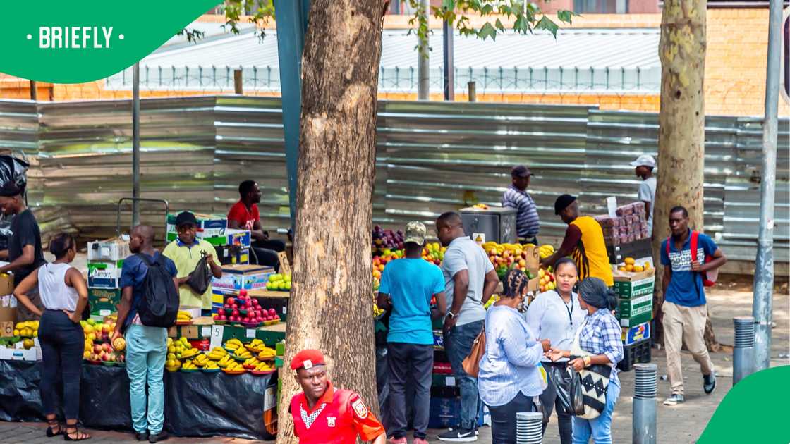Elderly couple sells 3,000 amagwinya daily outside Carlton Centre in Joburg CBD