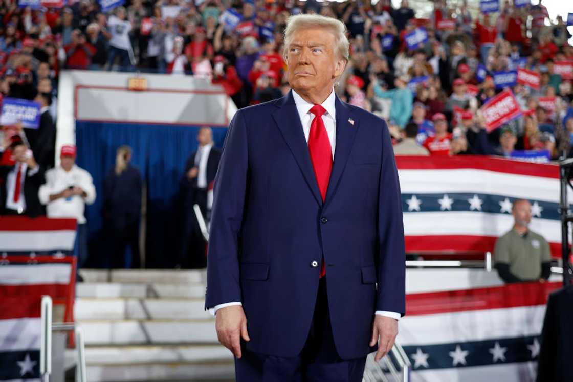 Donald Trump comes up after white woman enjoy Khelobedu song Donald Trump comes up after white woman enjoy Khelobedu song